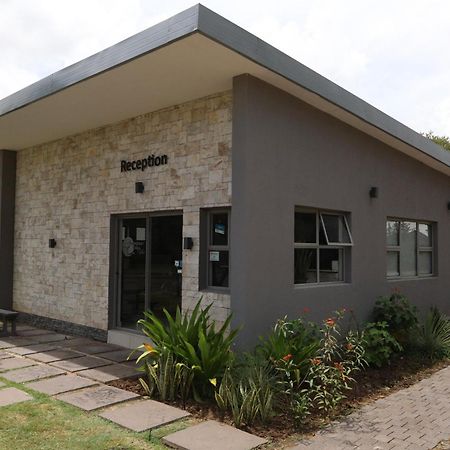 Sandpiper Villas Chobe Касане Экстерьер фото