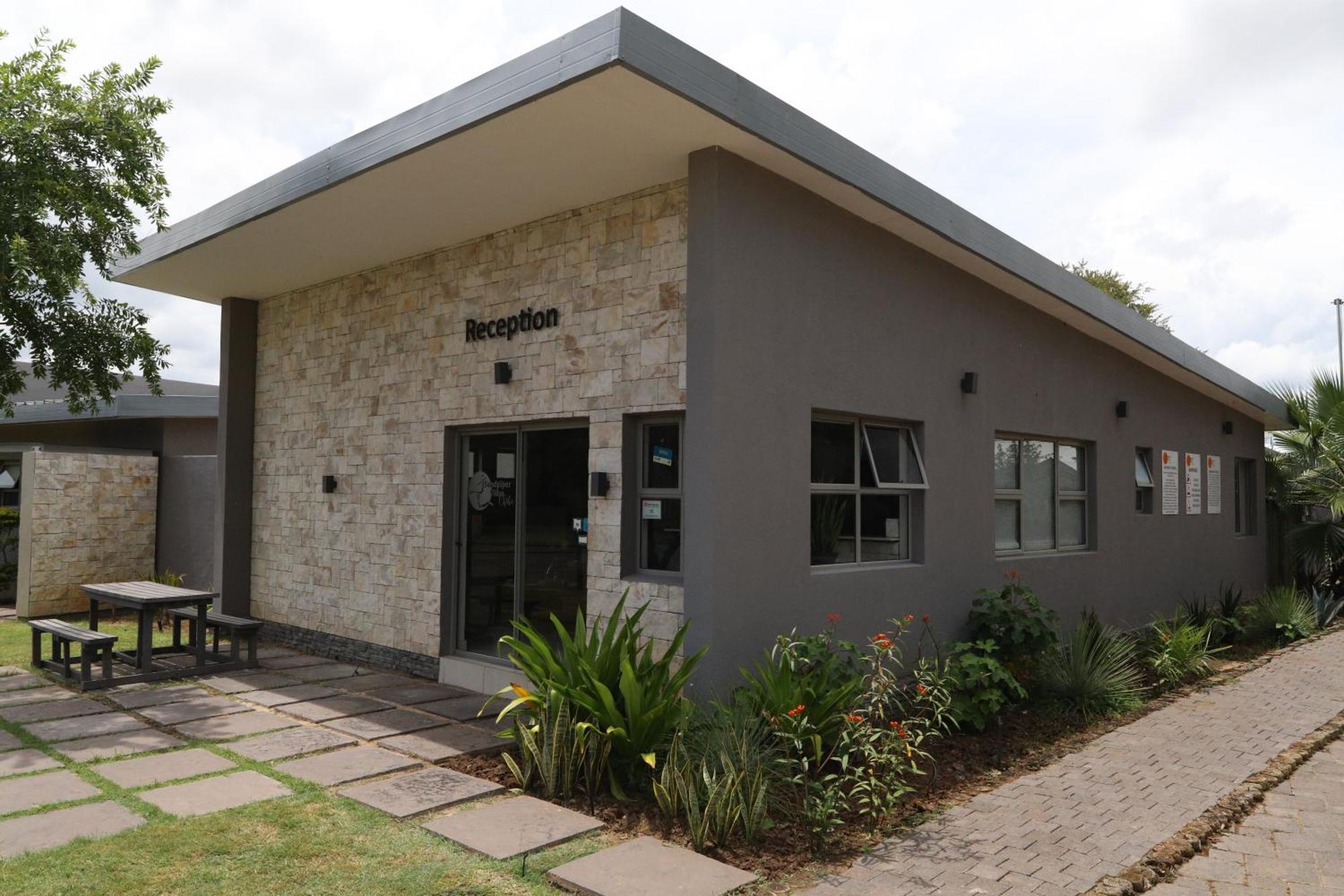 Sandpiper Villas Chobe Касане Экстерьер фото